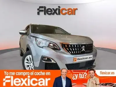 Usado Peugeot 3008 Style 130 CV (95 kW) 2020 Gris SUV