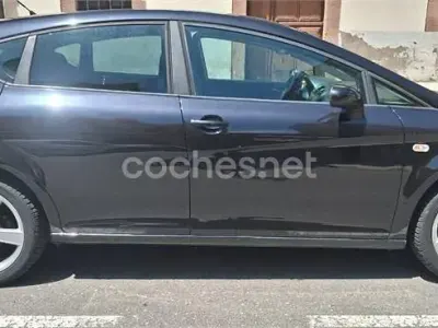 Usado Seat Leon Reference 140 CV (102 kW) 2005 Negro Utilitario
