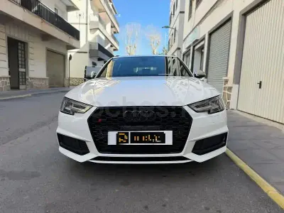 Usado Audi A4 Ambiente 354 CV (260 kW) 2018 Blanco Familiar