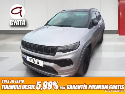 Usado Jeep Compass 240 CV (176 kW) 2022 Gris / plata SUV
