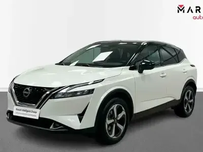 Usado Nissan Qashqai N-Connecta 140 CV (102 kW) 2022 Bitono (blanco y negro) negra SUV