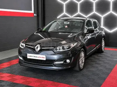 Usado Renault Mégane III Intens 115 CV (84 kW) 2014 Gris / plata Berlina