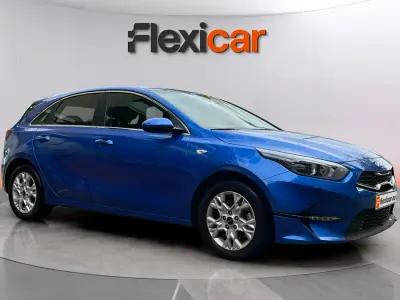 Usado Kia Ceed 101 CV (74 kW) 2022 Azul Utilitario