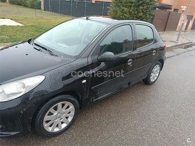 Usado Peugeot 206+ 75 CV (55 kW) 2010 Negro Utilitario