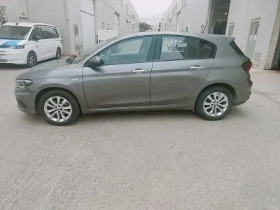 Usado Fiat Tipo Lounge 95 CV (69 kW) 2019 Gris Utilitario