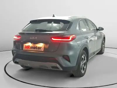 Usado Kia XCeed 136 CV (100 kW) 2022 Blanco SUV