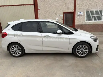 Usado BMW 225 Active Tourer iPerformance 224 CV (164 kW) 2019 Blanco Monovolumen