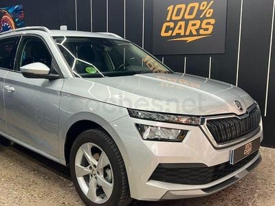 Usado Skoda Kamiq Active 110 CV (80 kW) 2022 Gris / plata SUV