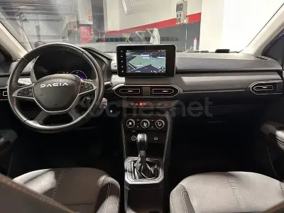 Usado Dacia Jogger Extreme 140 CV (102 kW) 2023 Verde Monovolumen