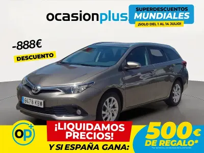 Usado Toyota Auris Active 116 CV (85 kW) 2017 Gris Familiar