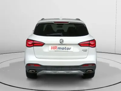 Używany MG HS Luxury 258 KM (189 kW) 2023 Biały SUV