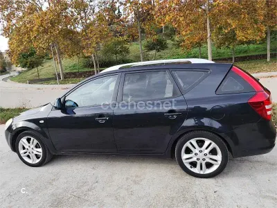 Usado Kia Ceed 140 CV (102 kW) 2007 Negro Utilitario