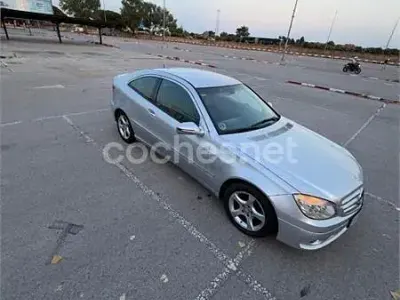 Usado Mercedes CLC220 150 CV (110 kW) 2009 Gris / plata Coupe