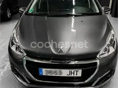 Usado Peugeot 208 Active 100 CV (73 kW) 2015 Gris / plata Utilitario
