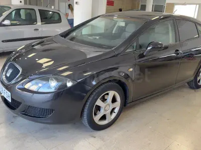 Usado Seat Leon Stylance 105 CV (77 kW) 2007 Negro Utilitario