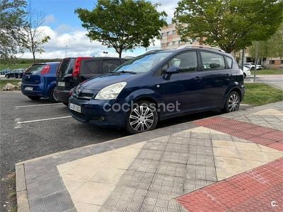 Begagnad Toyota Corolla Verso Luna 129 HK (94 kW) 2005 Blå Minibuss