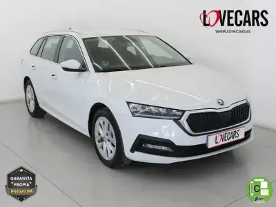 Käytetty Skoda Octavia Ambition 115 HP (84 kW) 2022 Valkoinen Farmari