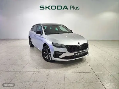 Usado Skoda Scala Selection 115 CV (84 kW) 2025 Gris / plateado Utilitario