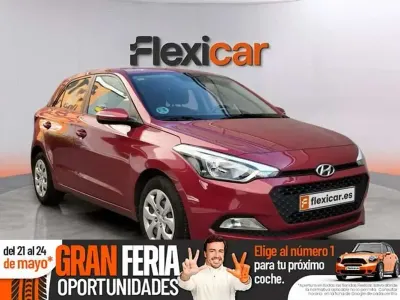 Usado Hyundai i20 100 CV (73 kW) 2017 Rojo Utilitario