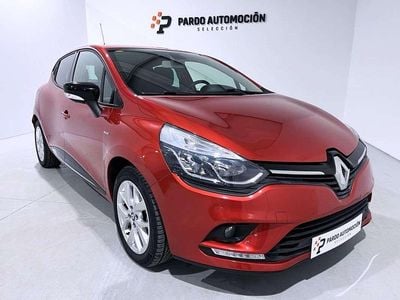 Begagnad Renault Clio IV LIMITED 90 HK (66 kW) 2018 Röd Sedan