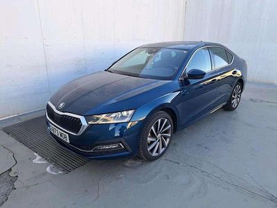 Azul Usado 2023 Skoda Octavia Style Familiar | 27.990 € (Un poco caro)