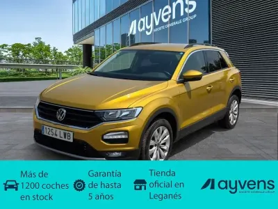 Usado VW T-Roc Advance 150 CV (110 kW) 2022 Amarillo SUV