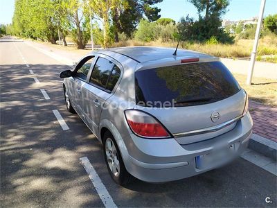 Gris / plata Usado 2006 Opel Astra Enjoy Berlina | 2300 € (Precio justo)
