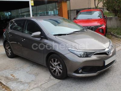 Toyota Auris Hybrid