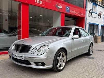 Käytetty Mercedes E500 306 HP (225 kW) 2002 Hopea Sedan