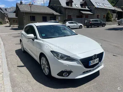 Usado Mazda 3 Luxury 150 CV (110 kW) 2016 Blanco Berlina
