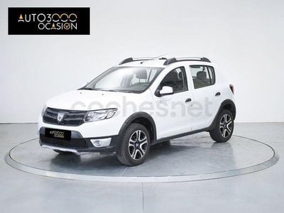 Usado Dacia Sandero Stepway 90 CV (66 kW) 2016 Blanco Berlina