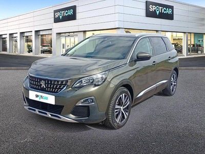 Usado Peugeot 5008 Allure 130 CV (95 kW) 2020 Gris / plata SUV