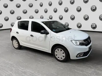 Usado Dacia Sandero Lauréate 73 CV (53 kW) 2018 Blanco Berlina