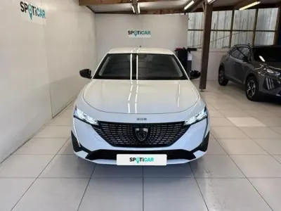 Usado Peugeot 308 Allure 130 CV (95 kW) 2024 Blanco Berlina