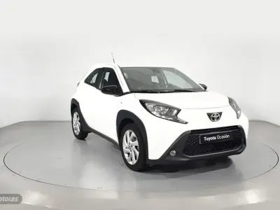 Usado Toyota Aygo X Play 72 CV (52 kW) 2022 Blanco SUV