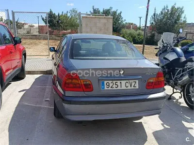 Usado BMW 320 150 CV (110 kW) 2004 Azul Berlina