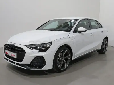 Usado Audi A3 S-Line 204 CV (150 kW) 2025 Blanco Berlina