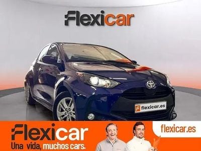 Usado Toyota Yaris Hybrid Active 116 CV (85 kW) 2021 Azul