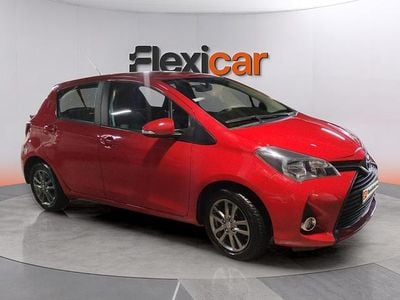Usado Toyota Yaris Active 69 CV (50 kW) 2017 Rojo Berlina