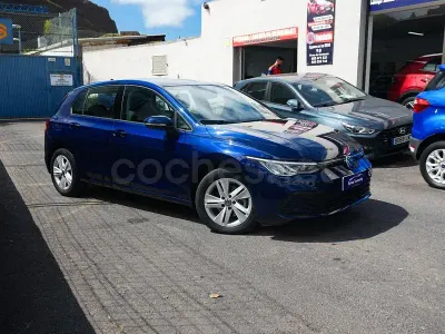 Usado VW Golf VIII 115 CV (84 kW) 2021 Azul Berlina