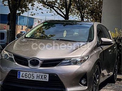 Gris / plata Usado 2014 Toyota Auris Business Edition Berlina | 11.500 € (Caro)