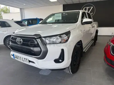 Usado Toyota HiLux Plus 150 CV (110 kW) 2021 Blanco Pickup/Camioneta