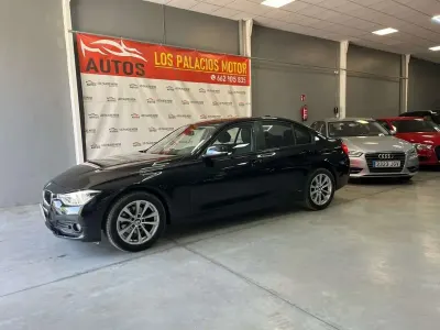 Usado BMW 318 Comfort Edition 150 CV (110 kW) 2017 Negro Berlina