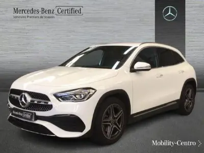 Usado Mercedes GLA200 AMG line 163 CV (119 kW) 2022 Blanco polar SUV