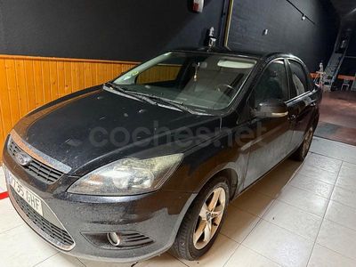 Usado Ford Focus Trend 115 CV (84 kW) 2010 Negro Familiar