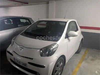 Usado Toyota iQ 68 CV (50 kW) 2009 Blanco Utilitario