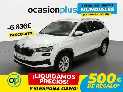 Usado Skoda Karoq Selection 115 CV (84 kW) 2024 Blanco SUV