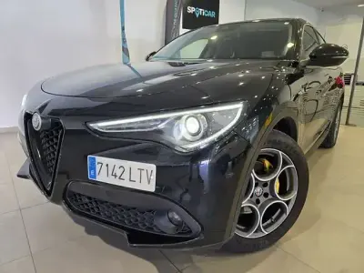 Usado Alfa Romeo Stelvio Sprint 190 CV (139 kW) 2021 Gris SUV