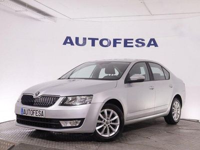 Usado Skoda Octavia Ambition 105 CV (77 kW) 2015 Plata Utilitario