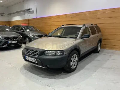 Usado Volvo XC70 Summum 163 CV (119 kW) 2004 Beige Familiar